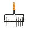 Provzdušňovač trávníku FISKARS 21cm OneClick