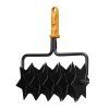 Provzdušňovač trávníku FISKARS 21cm OneClick