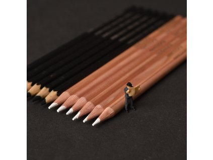 Tradičná krajčírska krieda vo forme ceruzky.