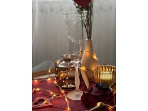 VALENTÝN - VÍNO -  MILUJI TĚ
