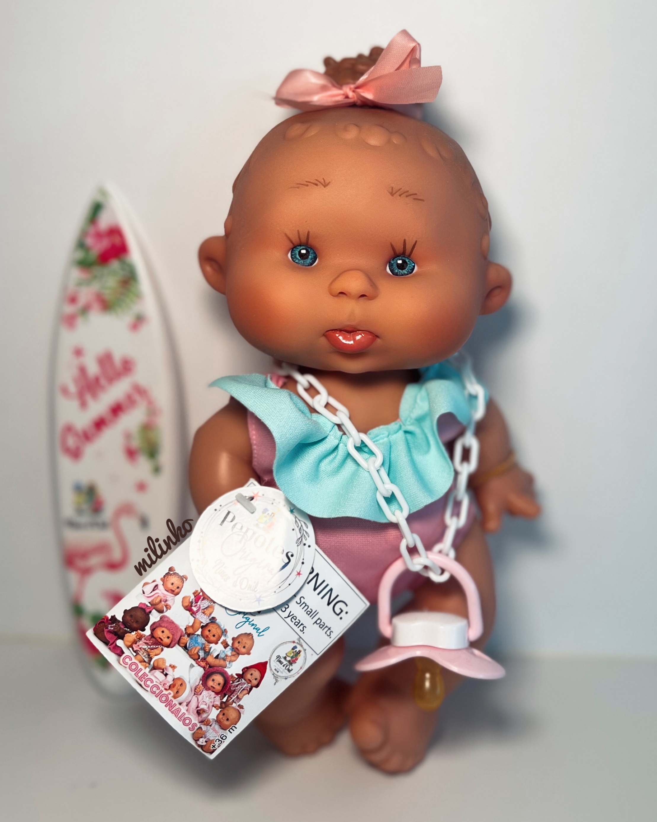 E-shop Nines D'Onil Jemne voňavá žmurkajúca bábika- Pepote Summer 26cm