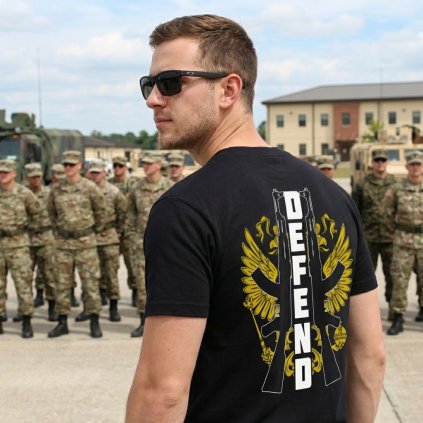 tricko striker defend