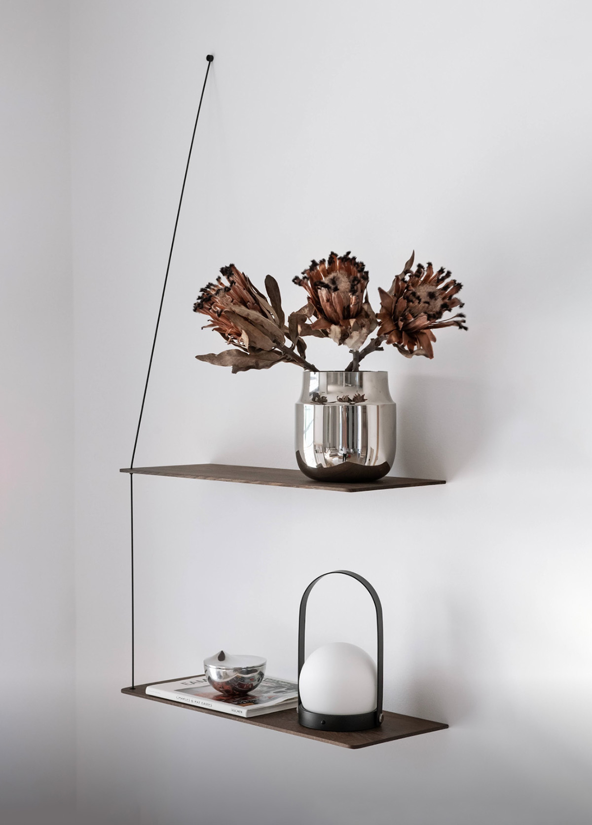 Stedge Shelf - subtilní kráska od WOUD