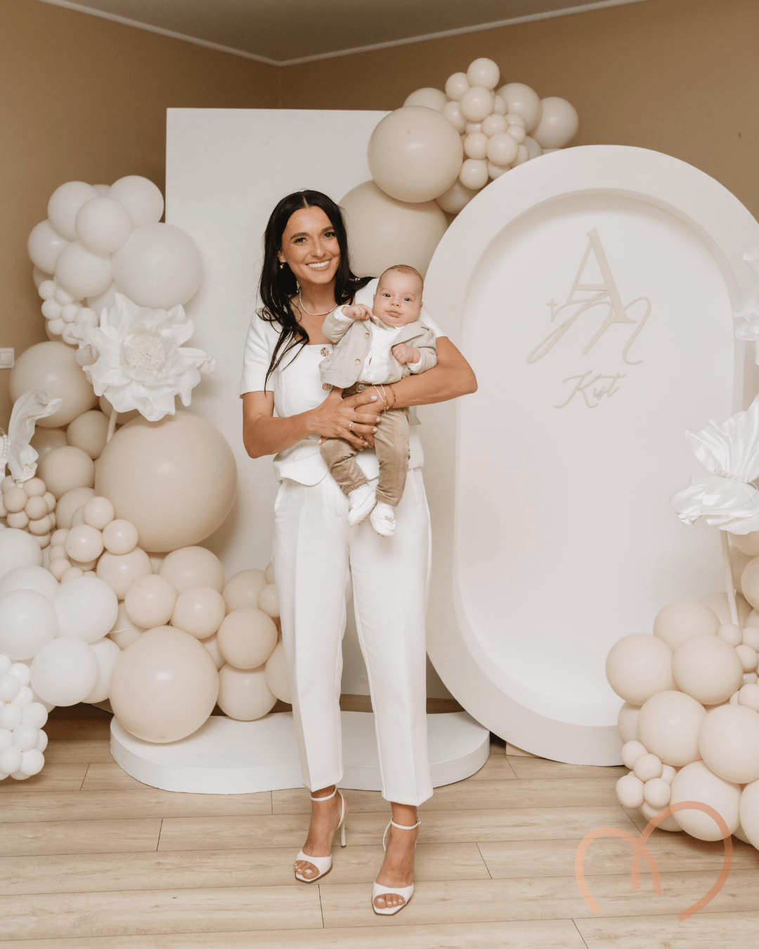 balonove-fotopozadie-biela-bezova-57webp