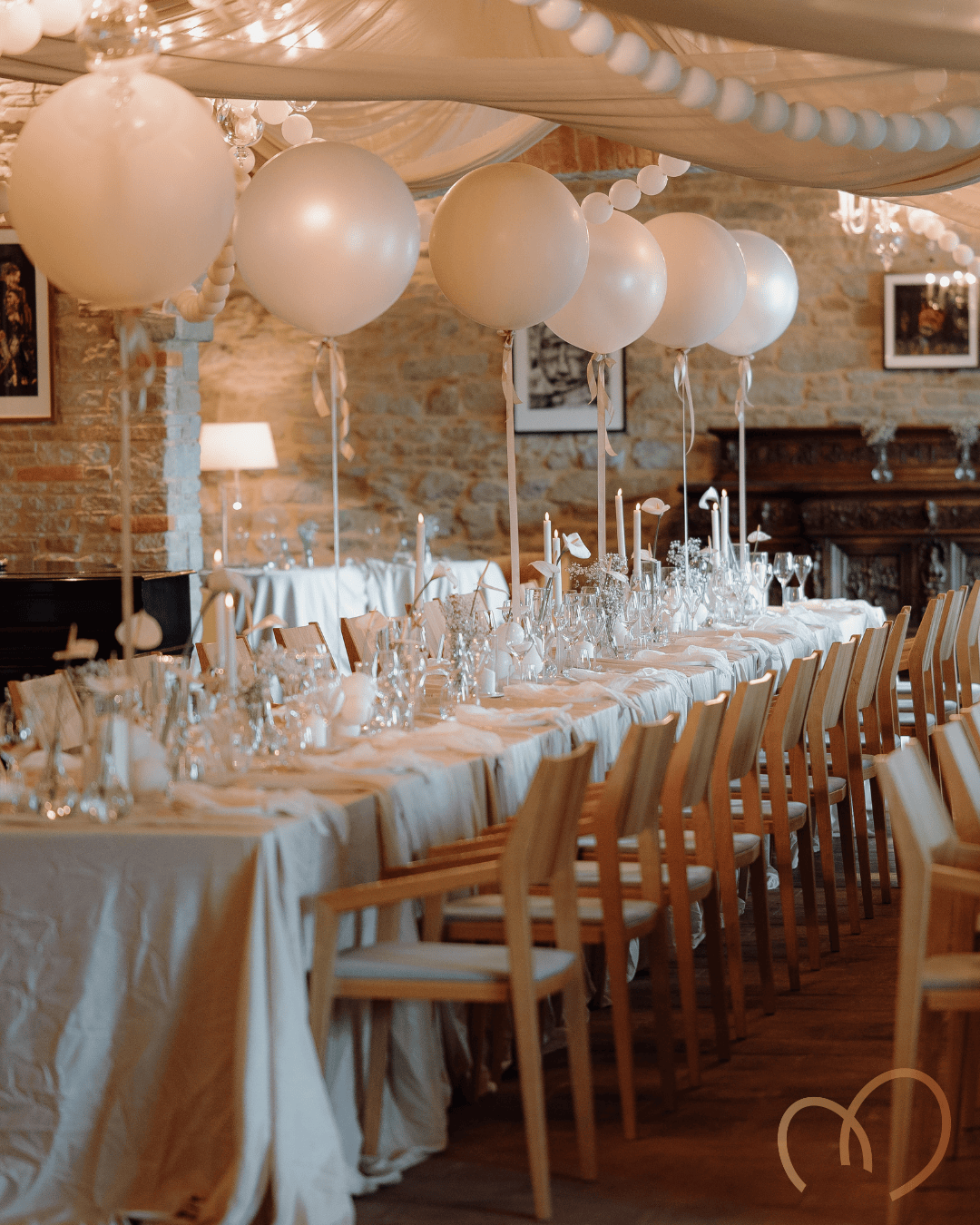 stolovanie-a-dekor-s-balonovou-vyzdobou-18webp