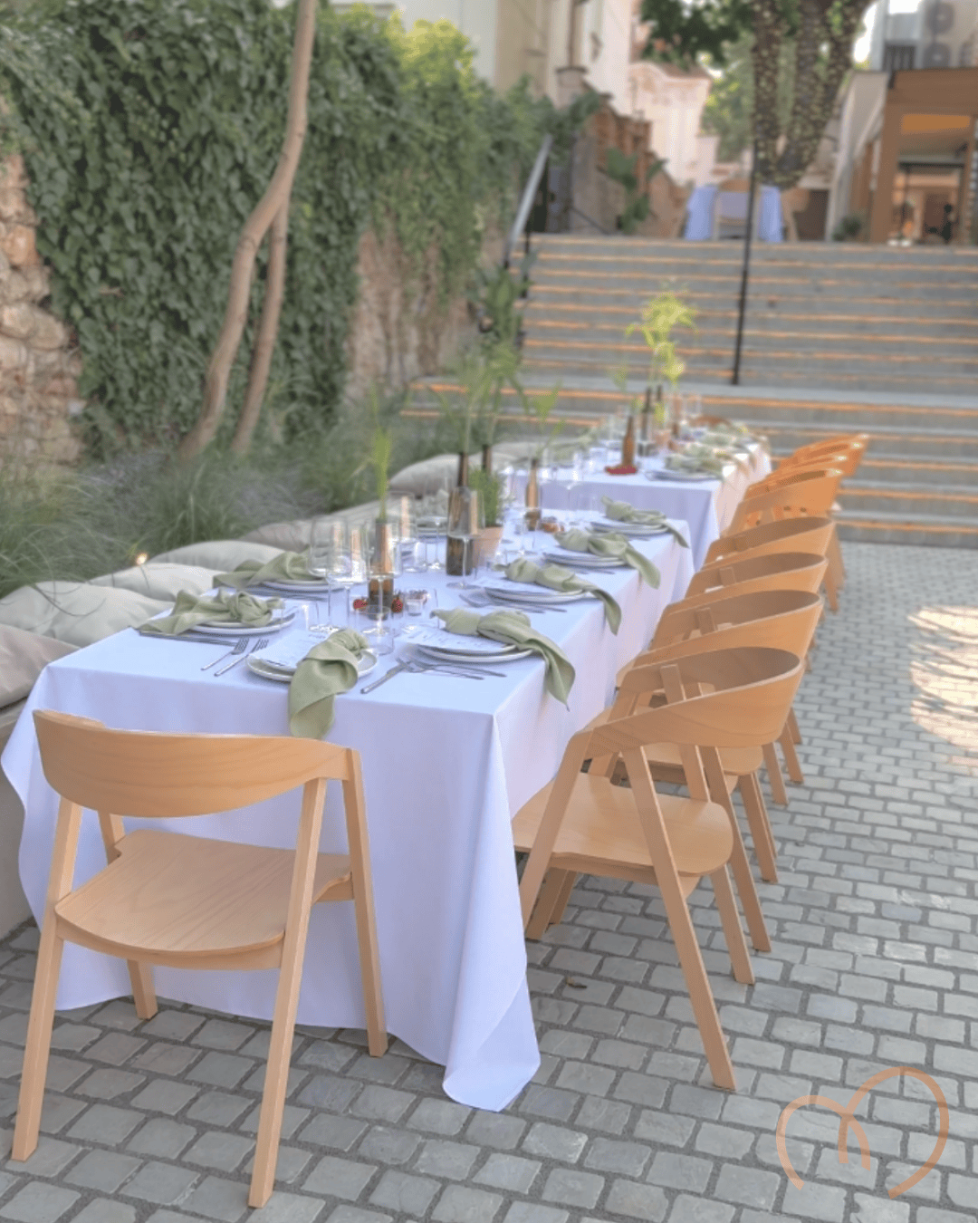 stolovanie-dekor-olivovazelena-detail-rovny-stol-51webp