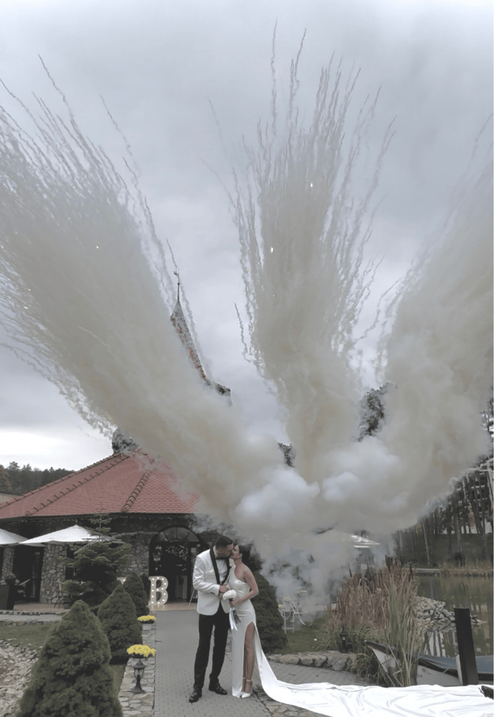 Svadba biely dymový efekt