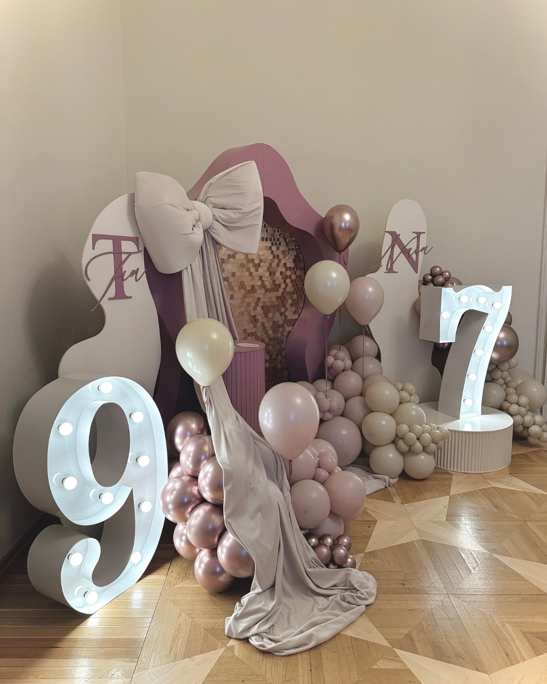 Svetelné číslé čísla 9 a 7 – Miloore Lights