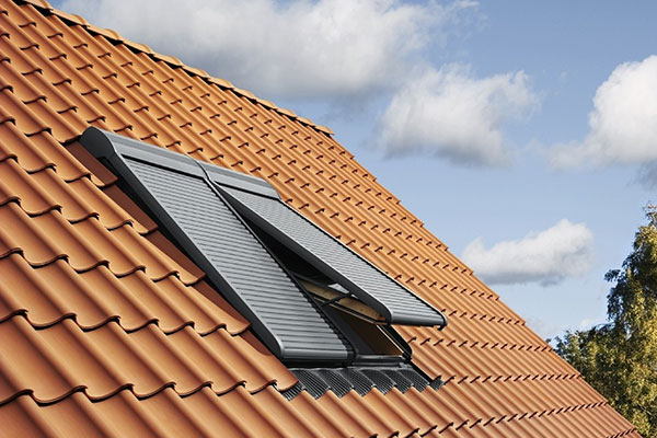 Velux předokenní solární roleta SSL