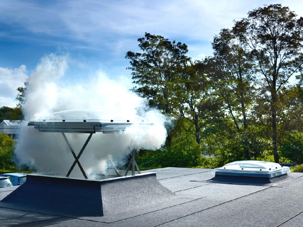 Velux Střešní světlík pro odvod kouře a tepla CSP Velux: 100x100 cm