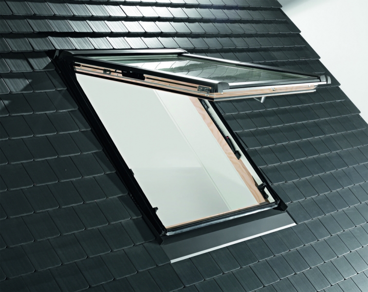 Střešní okno ROTO R88C H200 Rozměry oken: 74x118 cm