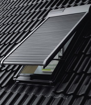 ROTO ZRO - venkovní solární roleta S Označení okna (ze štítku na okně): 54x78 cm