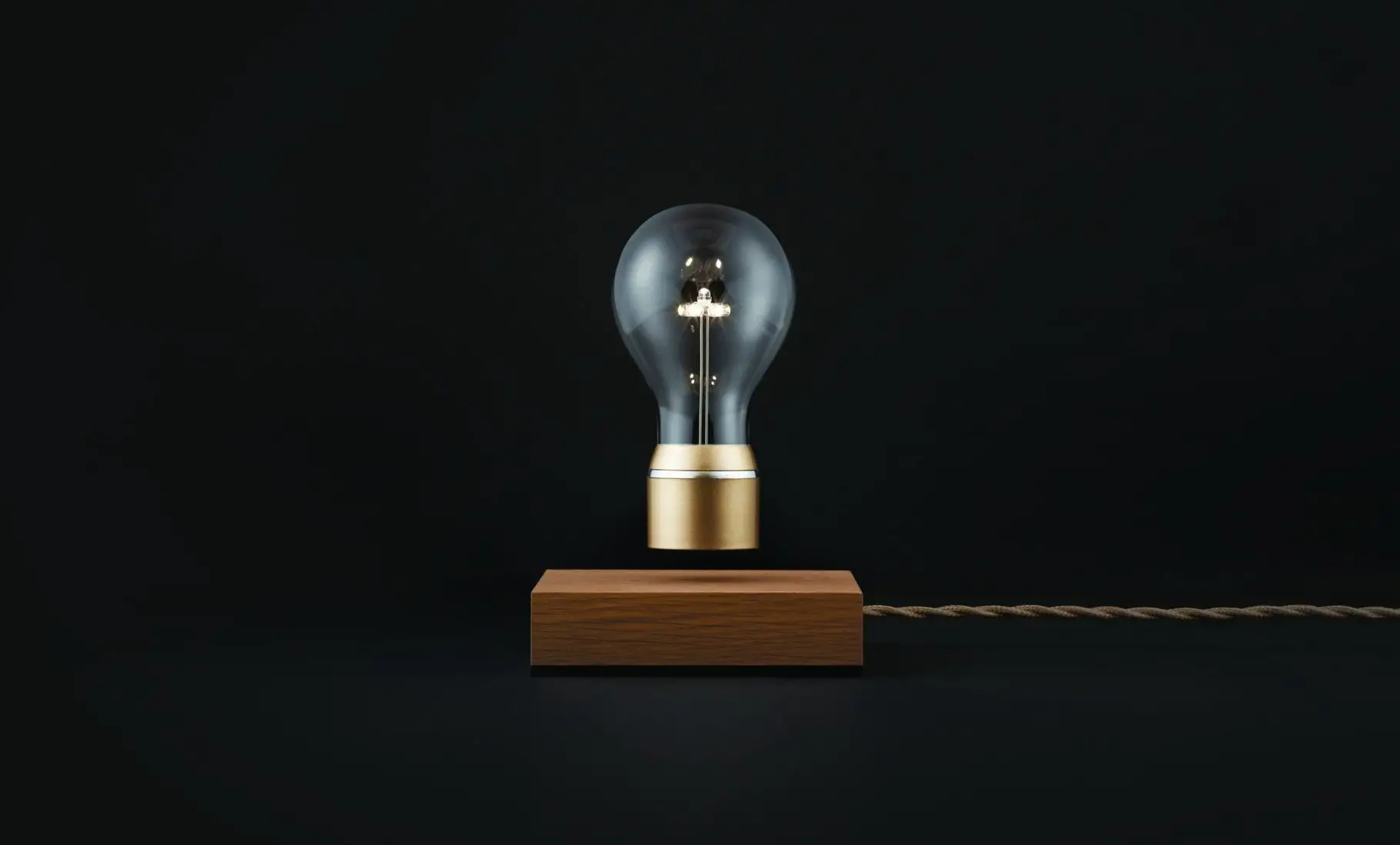 Levně Flyte Levitující designová žárovka FLYTE Royal