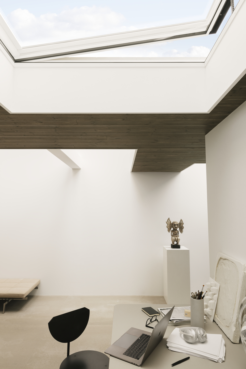 Solárně ovládaný světlík Velux Integra CVU 0325Q Rozměry světlíku: 80x80 cm