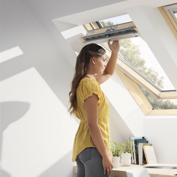 Okno střešní kyvné Velux Standard 1051Z GZL MK06 78×118 cm