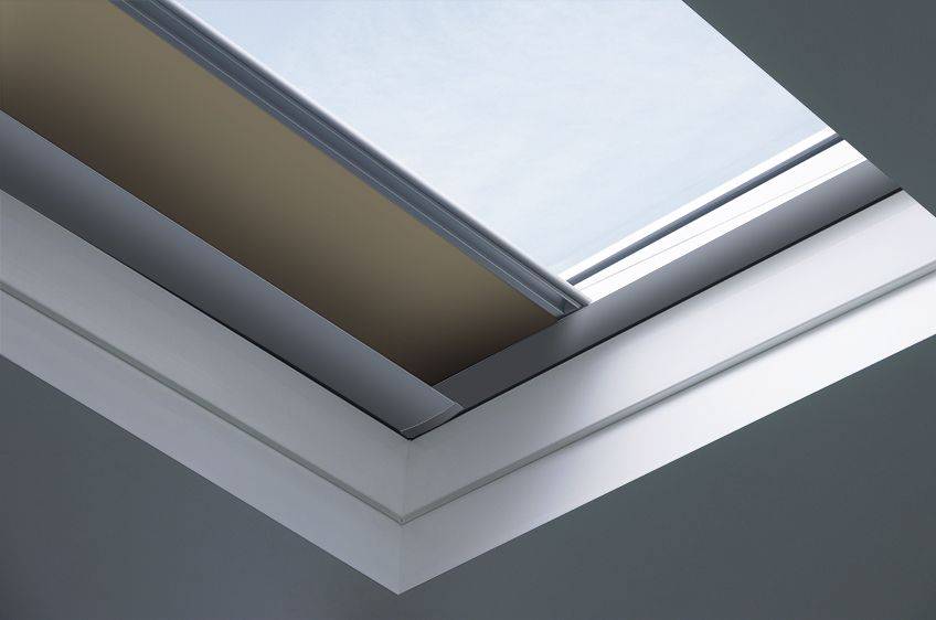 Fakro roleta ARF/D I Z-Wave Rozměry oken: 120x120 cm, Barva rolety: Béžová (052)