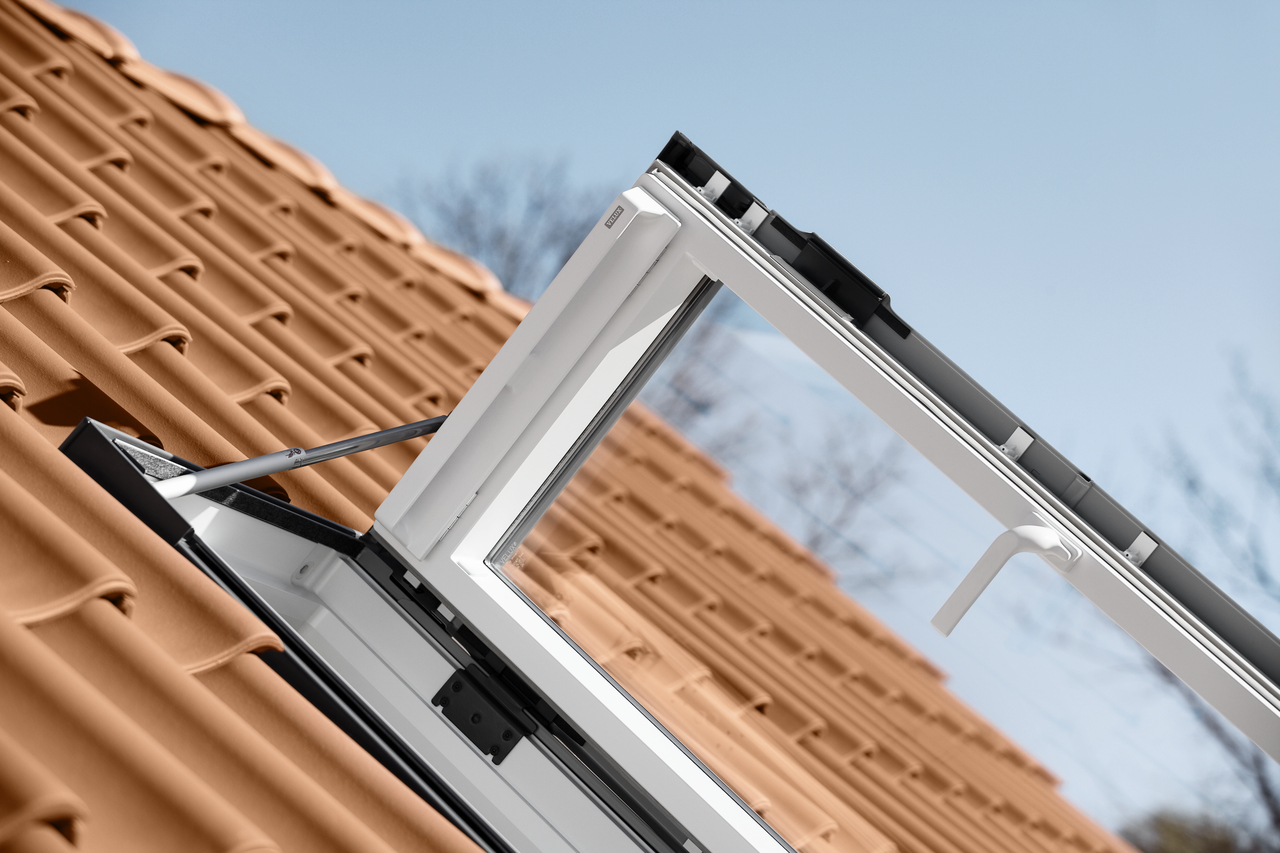 Střešní výlez VELUX GXU 0070 Rozměr výlezu: CK06 0070 55x118 cm