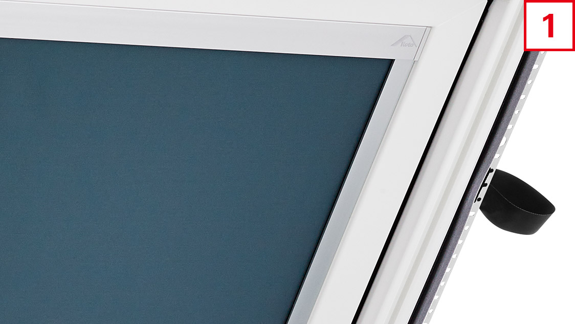 ROTO vnitřní roleta ZRV M odstíny 2-V Barva rolety: 2-V56 kruhy – šedá, Rozměry oken: 54x78 cm