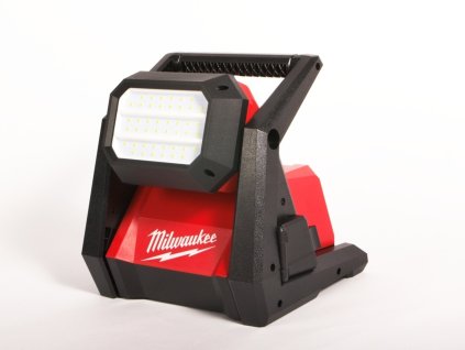 22236 milwaukee aku led svitilna s velkym vykonem m18 hoal 0
