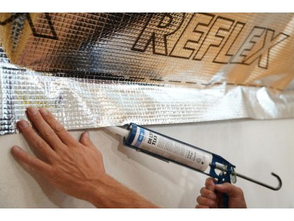 Delta Tixx Kartuschenkleber in der Anwendung