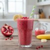 02 Smoothie s granátovým jablkem a banánem – rychlý energetický nápoj