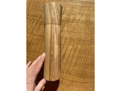 Dřevěný jasanový mlýnek na sůl a pepř II.