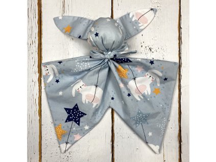 Usínáček Mimoušek králíček zajíčci. Usínáček Mimoušek králíček zajistí rychlé a klidné usínání a rozvoj jemné motoriky vašeho miminka.
V určitých bodech šustí.