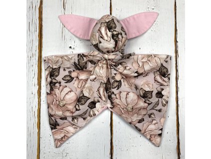 Usínáček Mimoušek králíček soft růže. Usínáček Mimoušek králíček zajistí rychlé a klidné usínání a rozvoj jemné motoriky vašeho miminka.
V určitých bodech šustí.