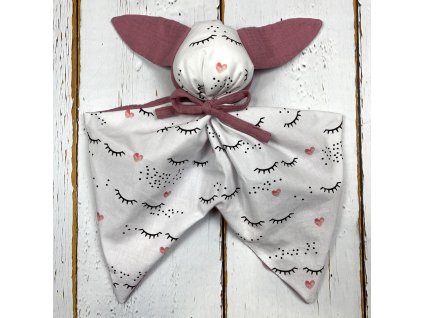 Usínáček Mimoušek králíček sweet eyes. Usínáček Mimoušek králíček zajistí rychlé a klidné usínání a rozvoj jemné motoriky vašeho miminka.
V určitých bodech šustí.