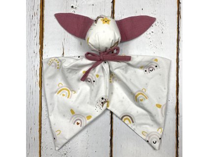 Usínáček Mimoušek králíček duha černé tečky na bílé. Usínáček Mimoušek králíček zajistí rychlé a klidné usínání a rozvoj jemné motoriky vašeho miminka.
V určitých bodech šustí.