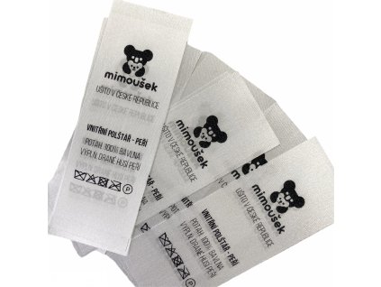 Výroba textilních etiket 30 x 50 mm. Textilní saténové etikety vynikají svoji jemností a luxusnějším dojmem.