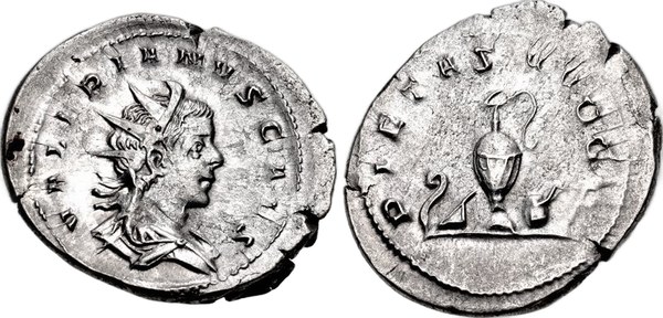 Antoninián Valeriána II. jako caesara s rubem PIETAS AVGG