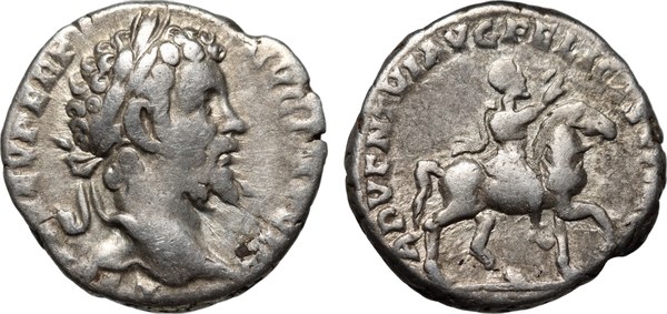 Římská říše, Septimius Severus, denár, rub císař na koni ADVENTVI AVG FELICISSIMO