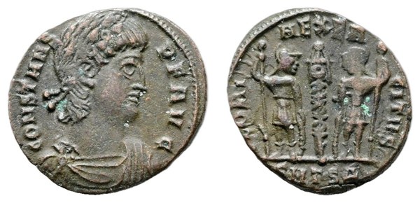 Římská říše, follis (AE) císaře Constanta, rub GLORIA EXERCITVS, 337–340