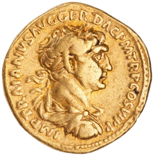 Zlatý aureus císaře Trajána z let 112–117 – líc s portrétem císaře a opisem IMP TRAIANO AVG GER DAC P M TR P COS VI P P