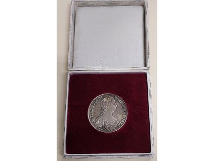 Stříbrná replika výtěžkového tolaru Marie Terezie 1758 – ražba 1994