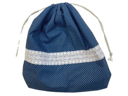 Kék pöttyös nagy cipós zsák romantikus fehér csipkebetéttel, behúzva