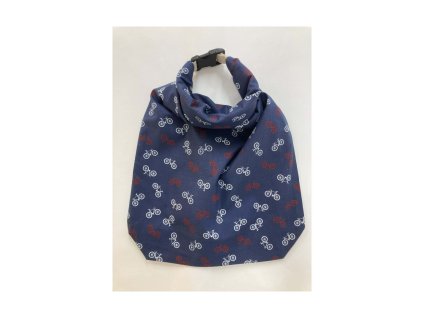 Sötétkék biciklis mintás frissentartó kenyérzsák feltekerve, csatos záródással.