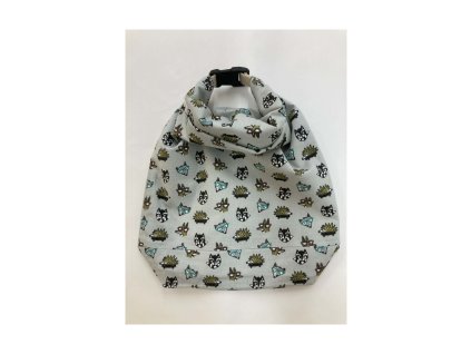 Frissentartó kenyeres zsák szürke alapon erdei állatos mintával, roll-top csattal.