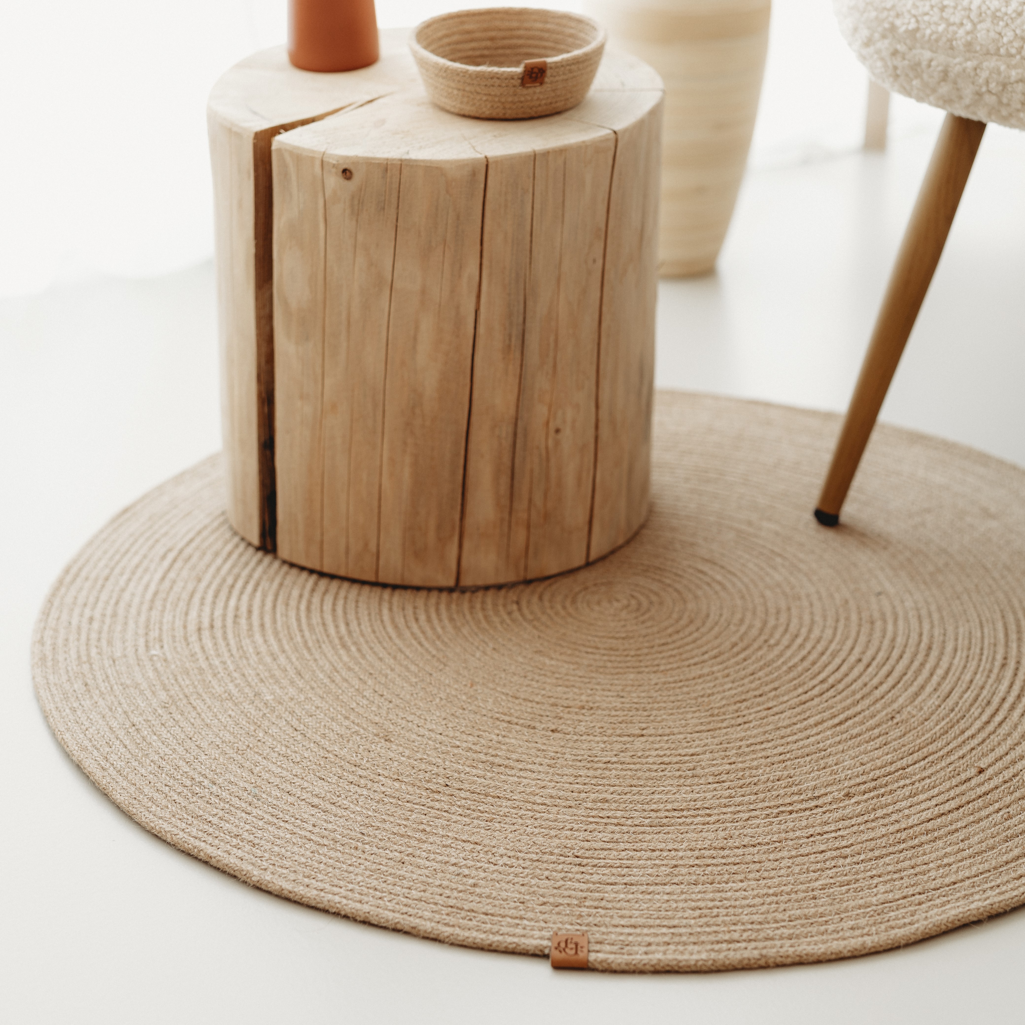 Jutový koberec v koupelně