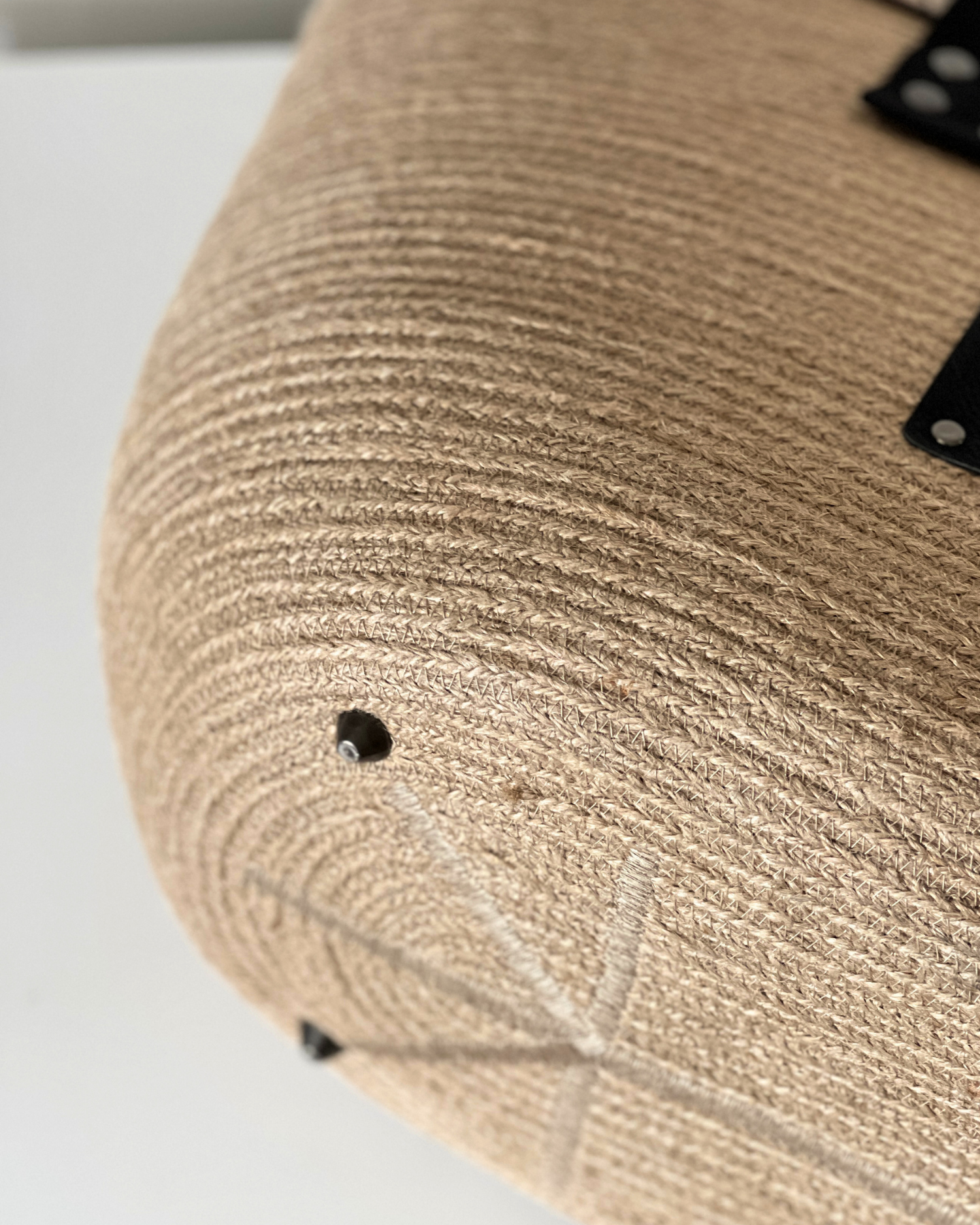 limitovana-kabelka-mindor-detail-dno