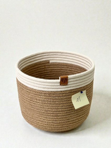 Jutový květináč s bílým lemem - 11