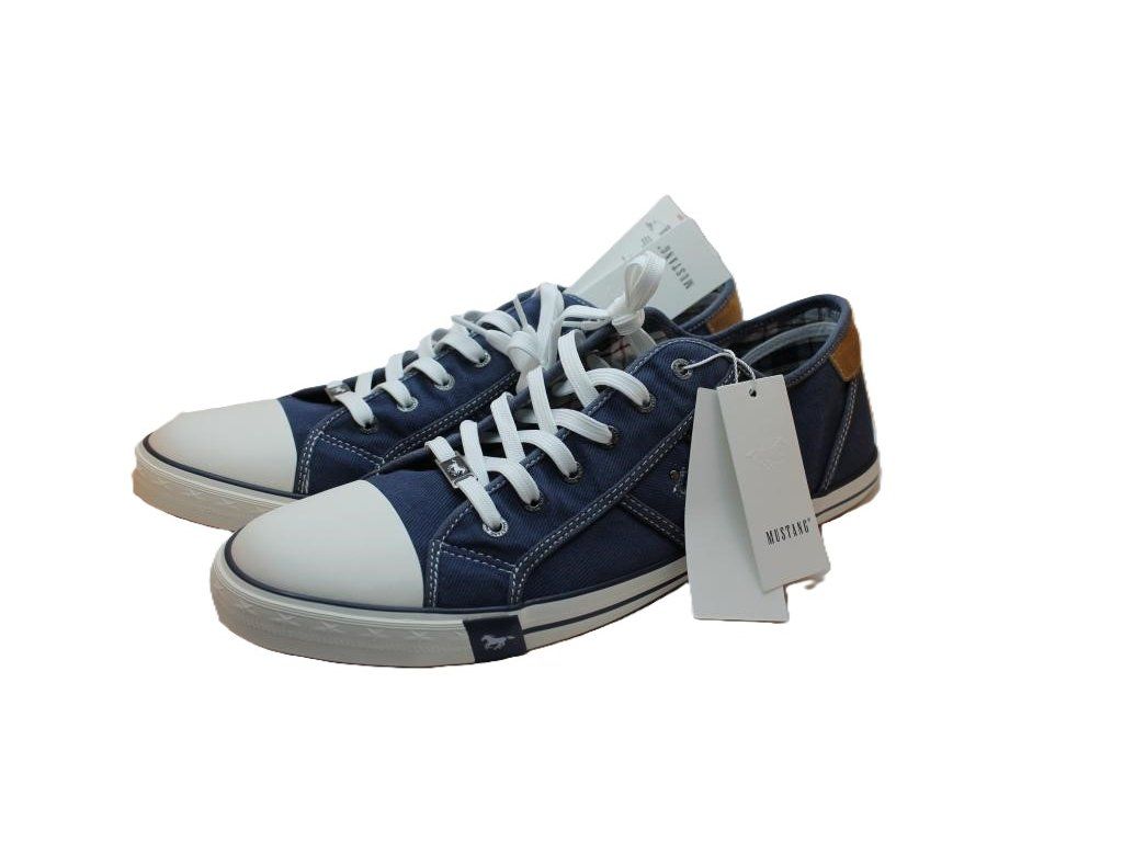 Tenisky modré se světlou podrážkou Mustang nedměrné.