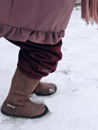 Keď viete, že má dieťa teplo, pohodlie a istotu pri každom kroku, deň je hneď pokojnejší 🤎 Dievčenské topánky D.D.Step...