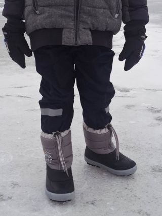 Teplé nožičky aj v mrazivých dňoch ❄️🥶 Snehule Demar sú obľúbené u rodičov práve pre svoju jednoduchosť a funkčnosť....