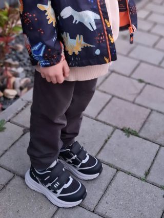 🖤 Čierne topánky, ktoré zvládnu školu, škôlku aj ihrisko. Ak hľadáte chlapčenské topánky, ktoré sa hodia ku všetkému a...