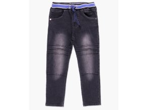 <p>Chlapecké kalhoty z pevného strečového denimu, s prošíváním v kolenou a černým washout efektem. Velmi měkké a pružné, ideální pro celodenní nošení. regular fit.</p>