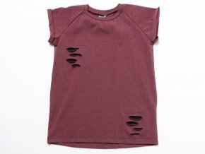 Strečové bavlněné tričko s krátkým rukávem, zdobené falešnými rozpáranými záplatami.