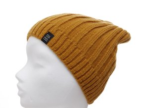 Dětská zimní pletená čepice ve tvaru beanie s žebrovou strukturou a příměsí vlny. Podšívka ve tvaru silné čelenky je z velmi jemné 100% bavlny, takže čepice zahřeje, bude dobře sedět a nebude kousat.