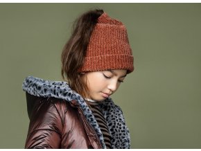 Dívčí set pletená šala a čepice s otvorem na culík tmavě skořicová hnědá žinilka Nono holka N107 5902 421 model
